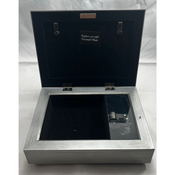 Sankyo Silver Photo/Jewelry/ Music Box Plays "You Light Up My Life" (Pre Owned) - Picture 7 of 8